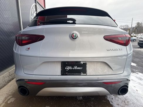 Used 2023 Alfa Romeo Stelvio Ti image 10