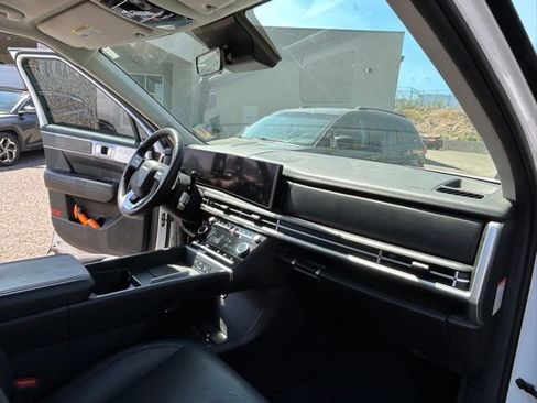 Used 2025 Hyundai Santa Fe SEL image 14