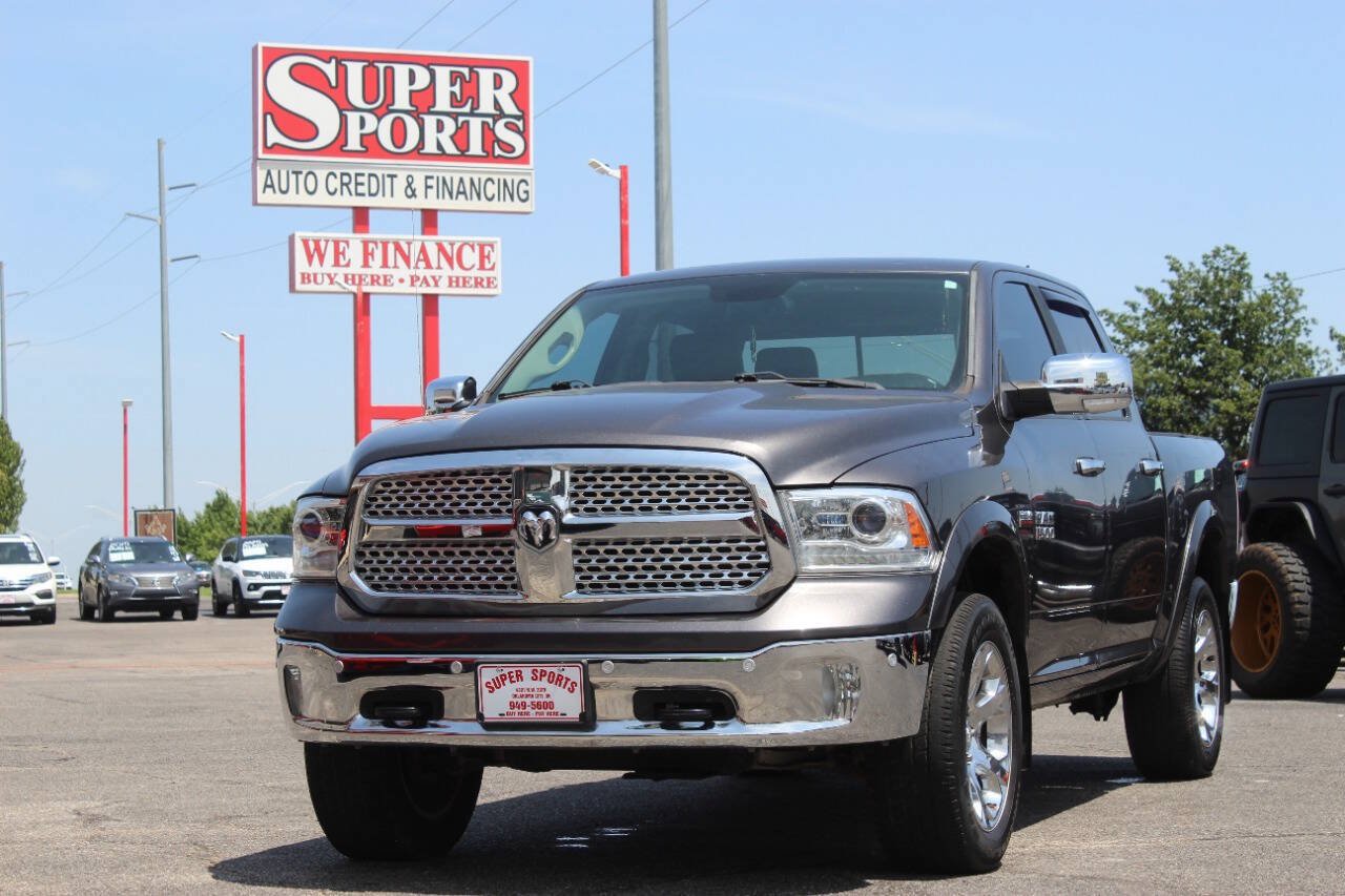 Used 2017 RAM 1500 Laramie w/ Convenience Group AWD/4WD image 7