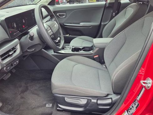 Used 2025 Kia K4 LXS image 4