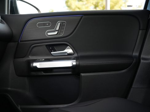 New 2026 Mercedes-Benz GLB 250 4MATIC image 26