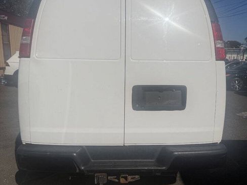 Used 2019 GMC Savana 2500 RWD image 11