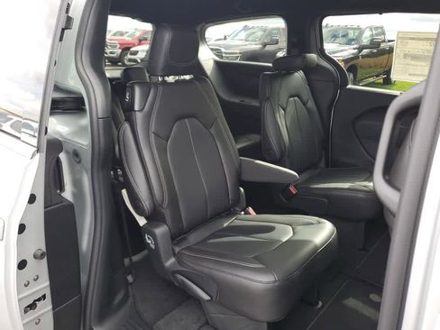 New 2026 Chrysler Voyager LX image 22