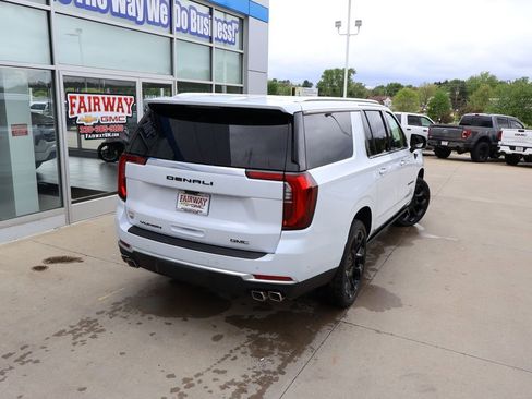 New 2026 GMC Yukon XL Denali w/ Denali Reserve Package AWD/4WD image 54
