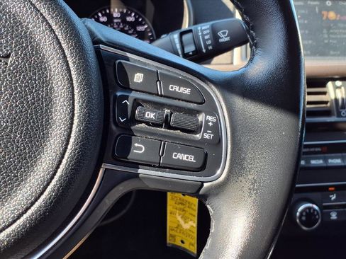 Used 2018 Kia Optima S w/ Panoramic Sunroof Package image 15