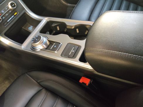 Used 2024 Ford Edge SEL image 26