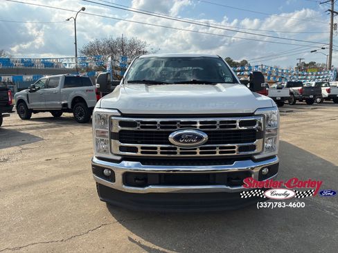 Used 2025 Ford F250 XLT AWD/4WD image 2