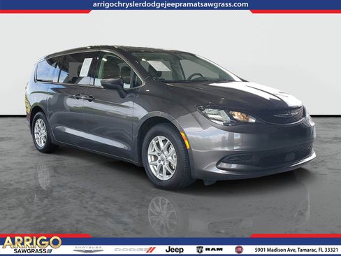 Certified 2022 Chrysler Voyager LX FWD image 1