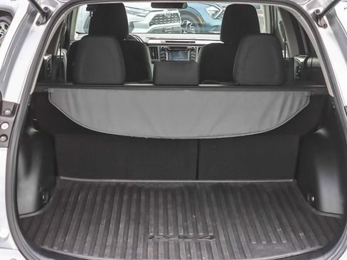 Used 2018 Toyota RAV4 LE image 25