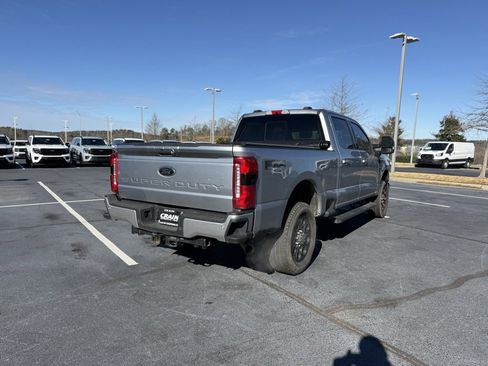 Used 2023 Ford F250 Lariat w/ Black Appearance Package image 8