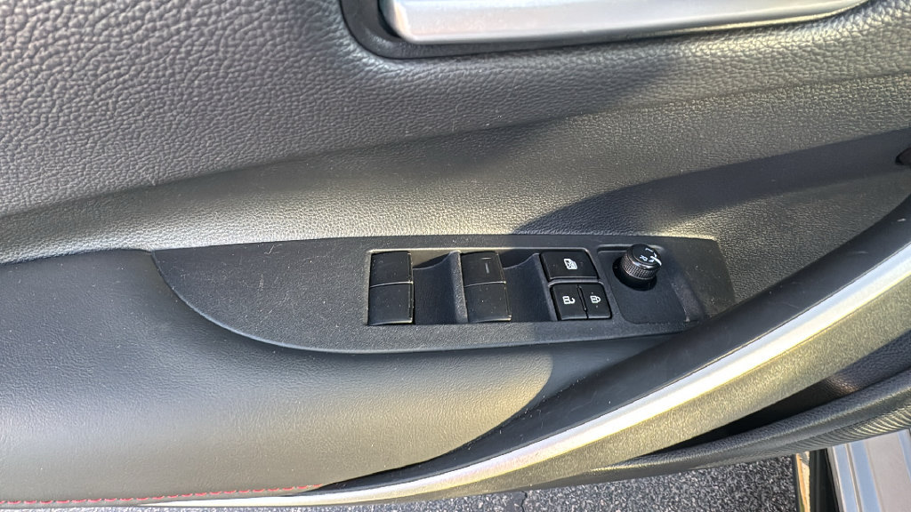 Used 2025 Toyota Corolla SE FWD image 13