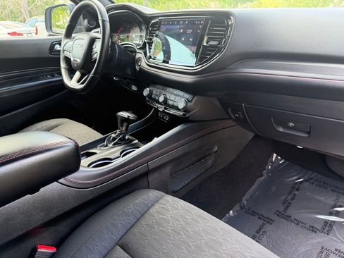 Used 2025 Dodge Durango GT image 12