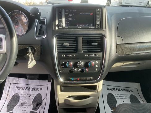 Used 2017 Dodge Grand Caravan SE w/ Power Window Group image 20