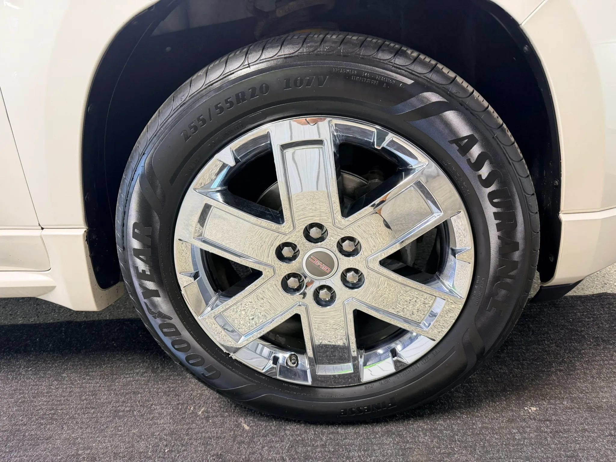 Used 2013 GMC Acadia Denali FWD image 18