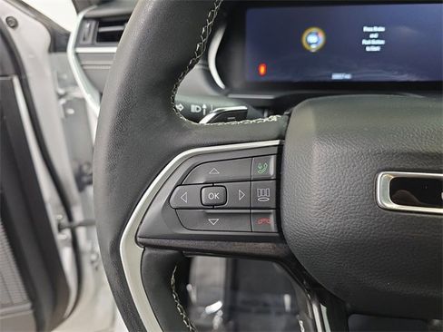 Used 2023 Jeep Grand Cherokee Altitude image 17