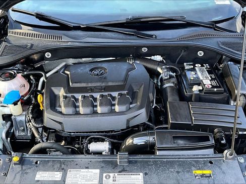 Used 2020 Volkswagen Passat 2.0T R-Line image 32