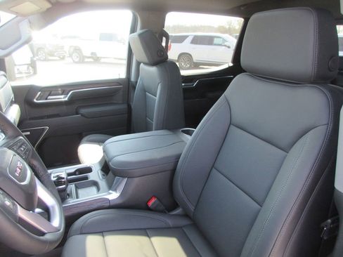 New 2026 GMC Sierra 1500 SLT image 13