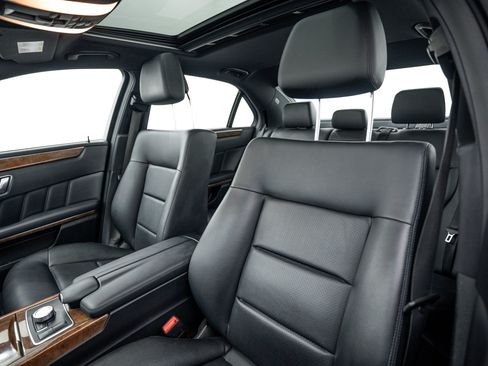 Used 2013 Mercedes-Benz E 350 4MATIC Sedan image 17