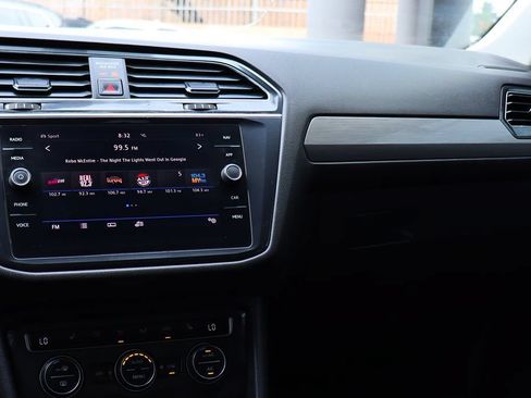 Used 2018 Volkswagen Tiguan SEL w/ 3rd Row Seat Package AWD/4WD image 48