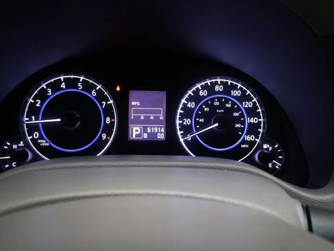 Used 2011 INFINITI G37 Journey w/ Premium Pkg image 18