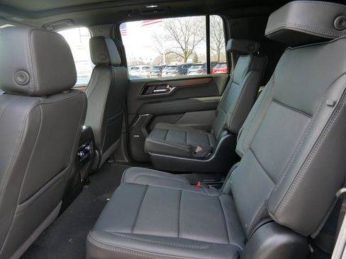 New 2026 GMC Yukon XL Denali w/ Sun & Power Step Package AWD/4WD image 5