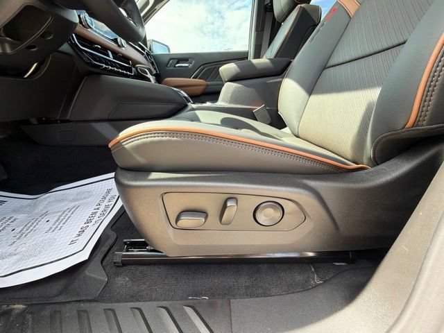 New 2026 GMC Canyon AT4 w/ Technology Plus Package AWD/4WD image 11