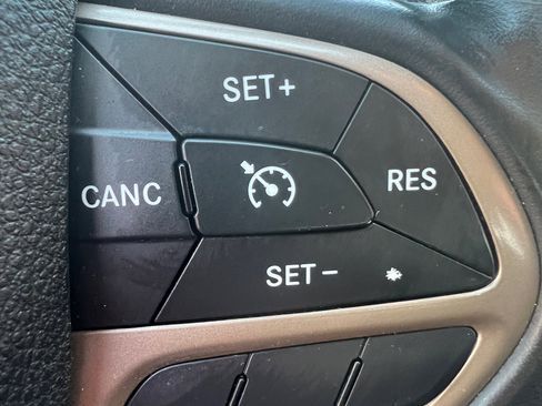 Used 2016 Jeep Cherokee Latitude image 17