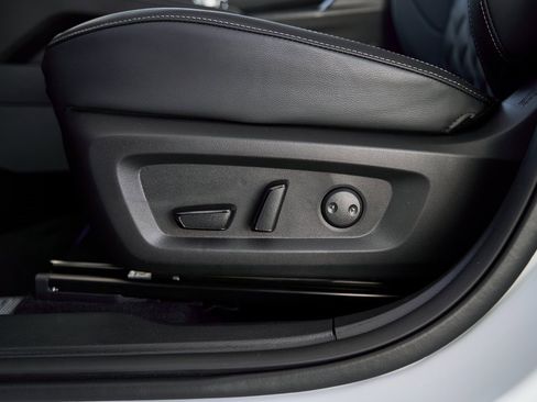 New 2025 Mitsubishi Outlander SEL image 23