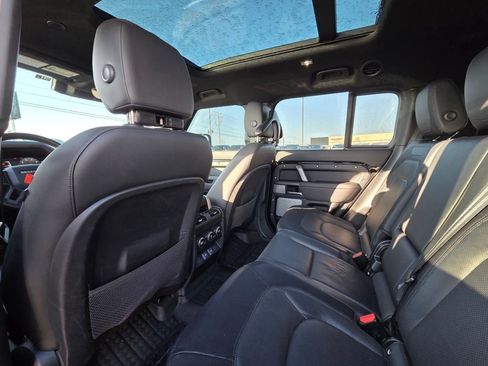 Used 2024 Land Rover Defender 130 X-Dynamic SE image 29