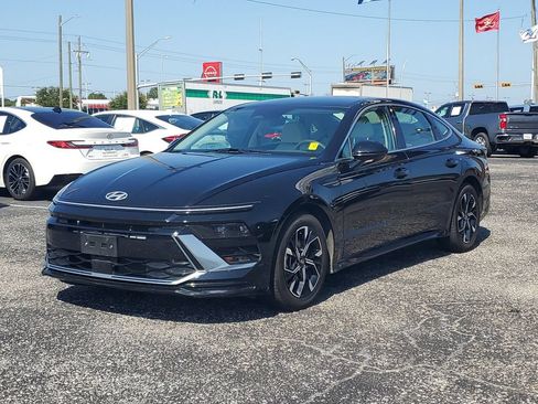 Used 2025 Hyundai Sonata SEL FWD image 2