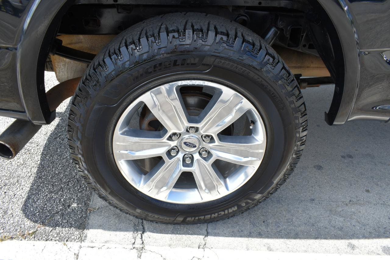 Used 2018 Ford F150 Platinum w/ Equipment Group 701A Luxury AWD/4WD image 35