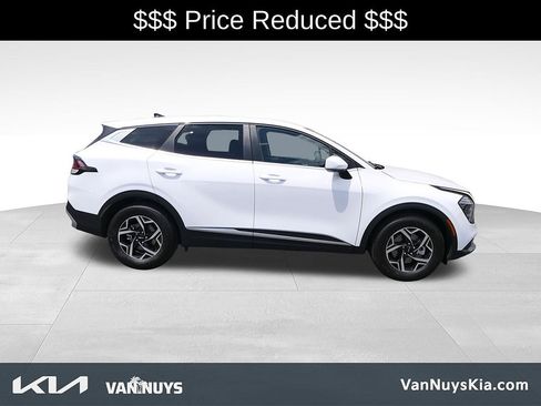 Used 2025 Kia Sportage LX FWD image 2