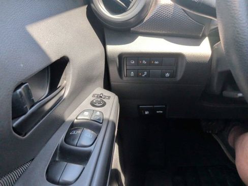 Used 2020 Nissan Kicks S FWD image 20
