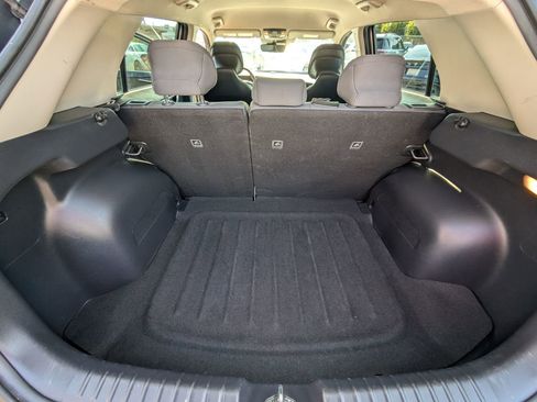 Used 2023 Kia Niro LX image 18