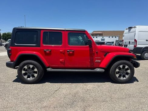 Used 2022 Jeep Wrangler Unlimited Sahara w/ Cold Weather Group AWD/4WD image 4