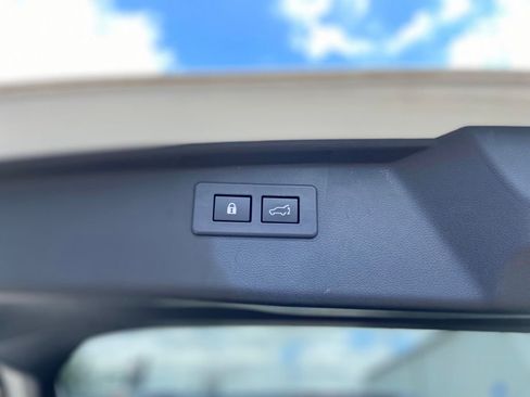 Used 2020 Subaru Outback Touring w/ Popular Package #2 AWD/4WD image 29