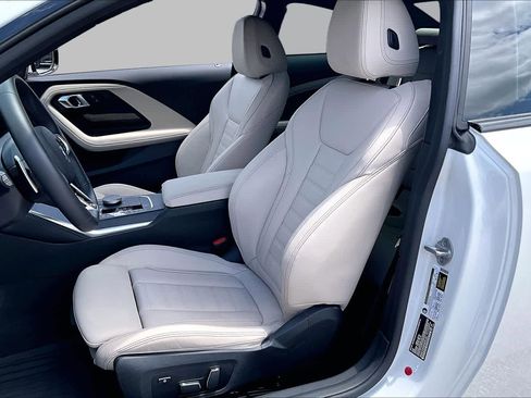 Used 2025 BMW 230i Coupe w/ M Sport Package RWD image 7