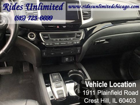 Used 2018 Honda Pilot Touring image 16