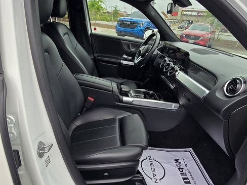 Used 2021 Mercedes-Benz GLB 250 image 14