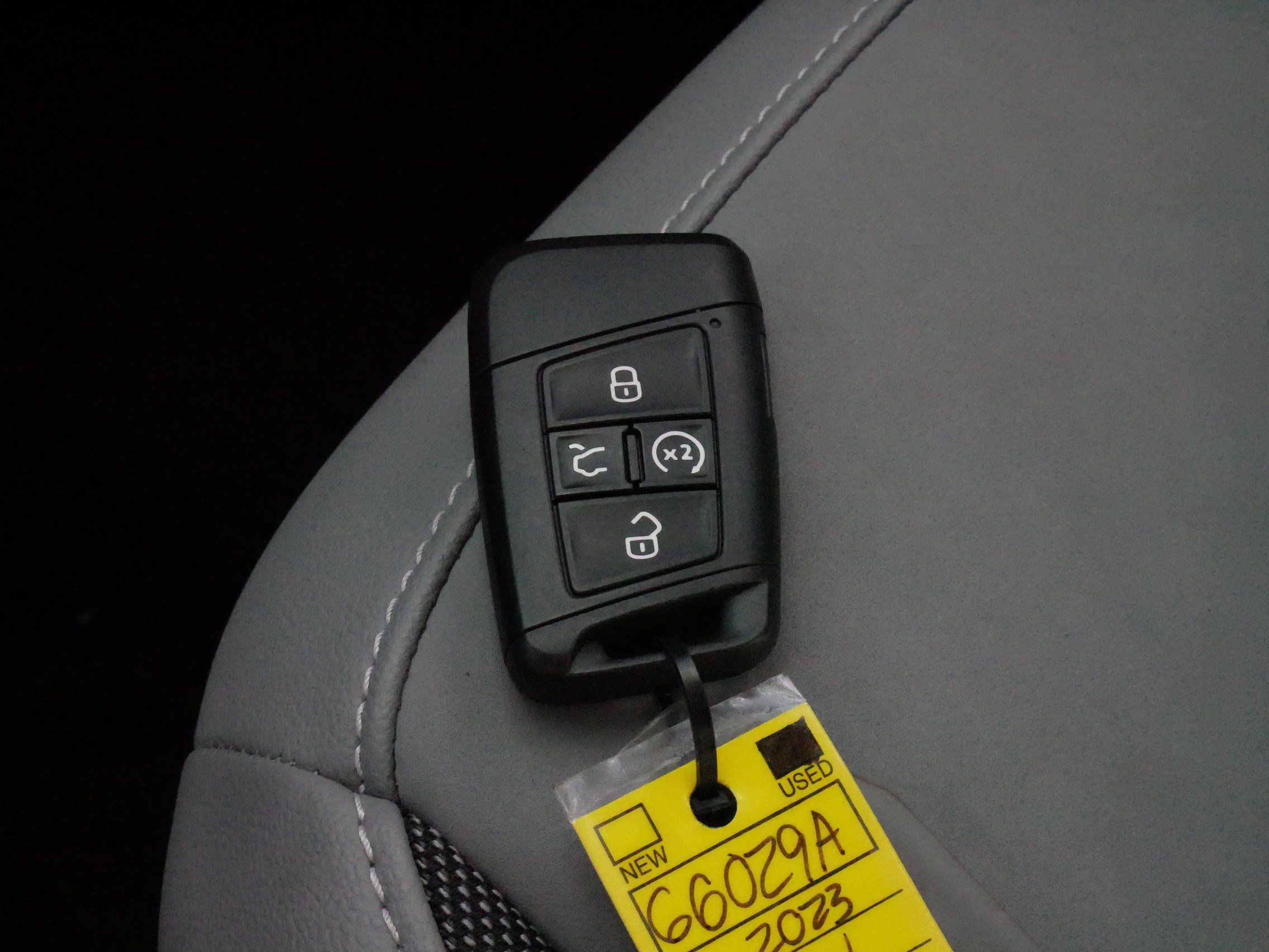 Certified 2023 Volkswagen Taos SE w/ Panoramic Sunroof Package AWD/4WD image 32
