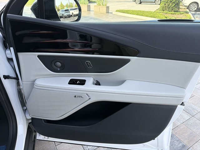 New 2026 Lincoln Nautilus Reserve w/ Jet Appearance Package AWD/4WD image 17