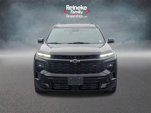 Used 2024 Chevrolet Traverse RS image 2