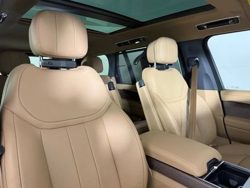 New 2026 Land Rover Range Rover Long Wheelbase SE AWD/4WD image 32