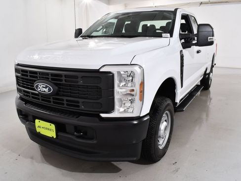 New 2027 Ford F250 XL w/ FX4 Off-Road Package AWD/4WD image 2