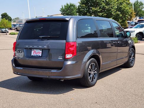 Used 2019 Dodge Grand Caravan GT FWD image 3