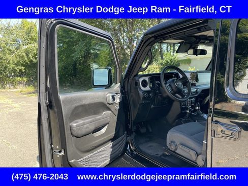 Used 2024 Jeep Wrangler Unlimited w/ Convenience Group AWD/4WD image 30