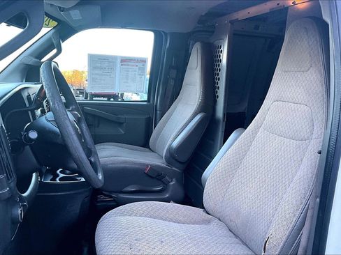 Used 2017 Chevrolet Express 3500 image 20