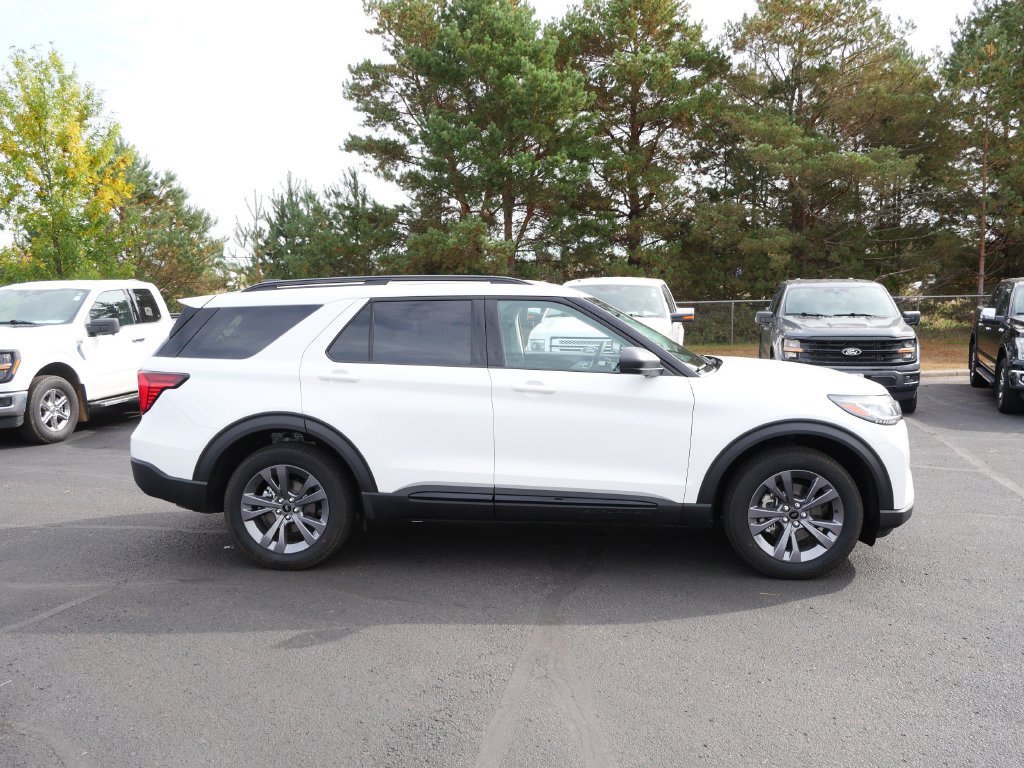 Used 2026 Ford Explorer Active w/ Active Comfort Package AWD/4WD image 4