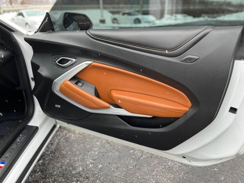 Used 2019 Chevrolet Camaro SS image 37