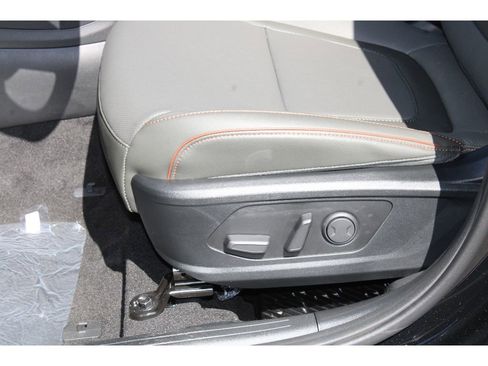 Used 2025 Hyundai Santa Cruz Limited image 13